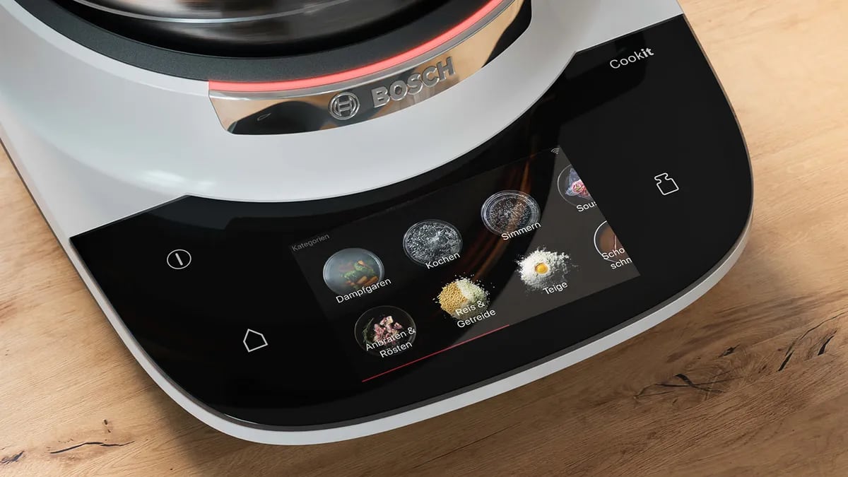 Touchdisplay des Bosch Cookit mit den Automatikprogrammen: Dampfgaren, Kochen, Simmern, Teige, Reis & Getreide